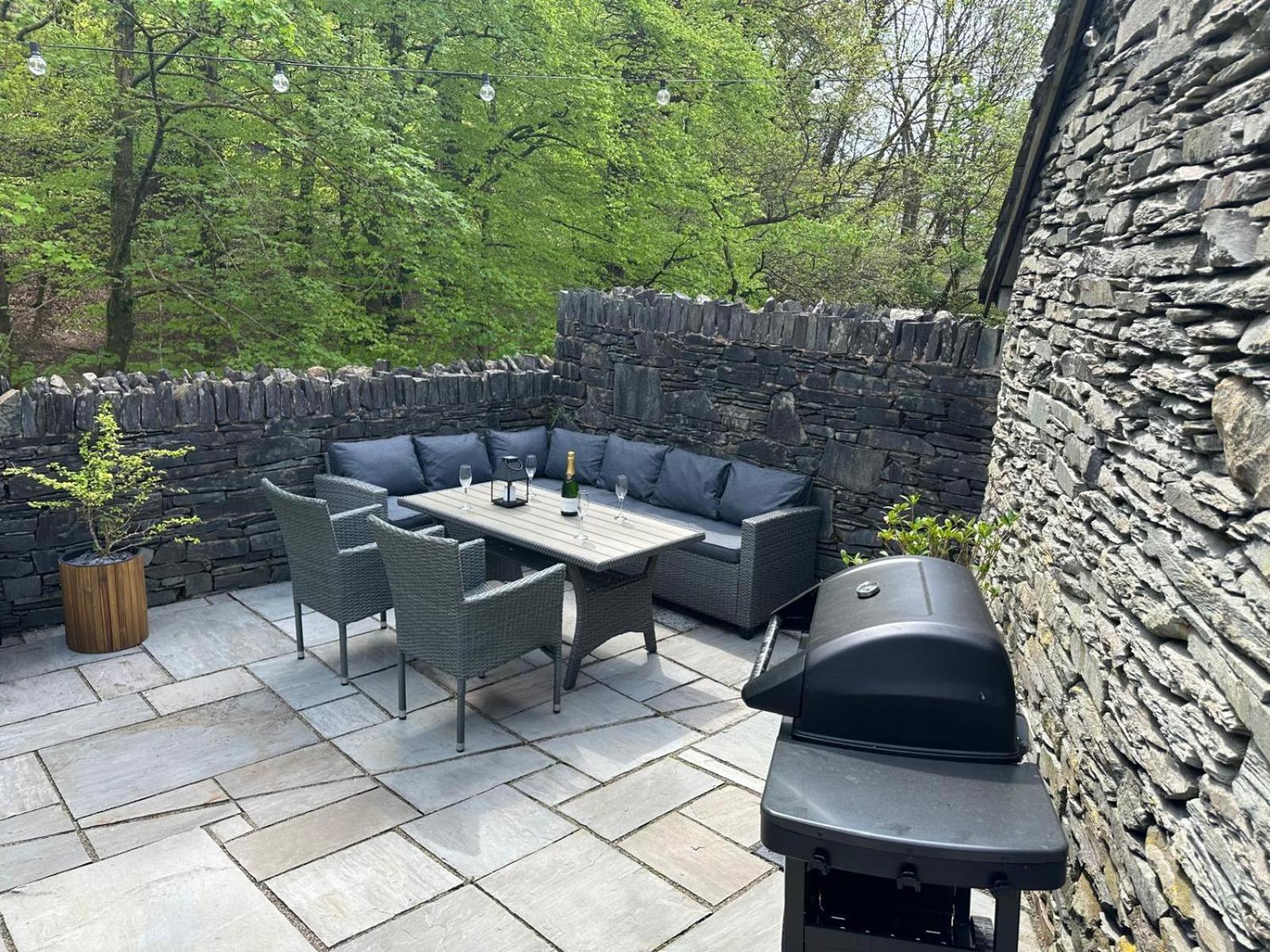 Spacious Property With Waterfall View By Letmestay Ambleside Esterno foto
